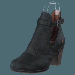 Art 143 I Meet Black