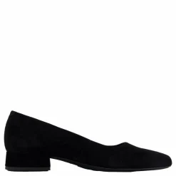 Vagabond Debbie Black