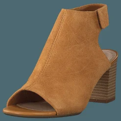 Clarks Deva Bell Tan