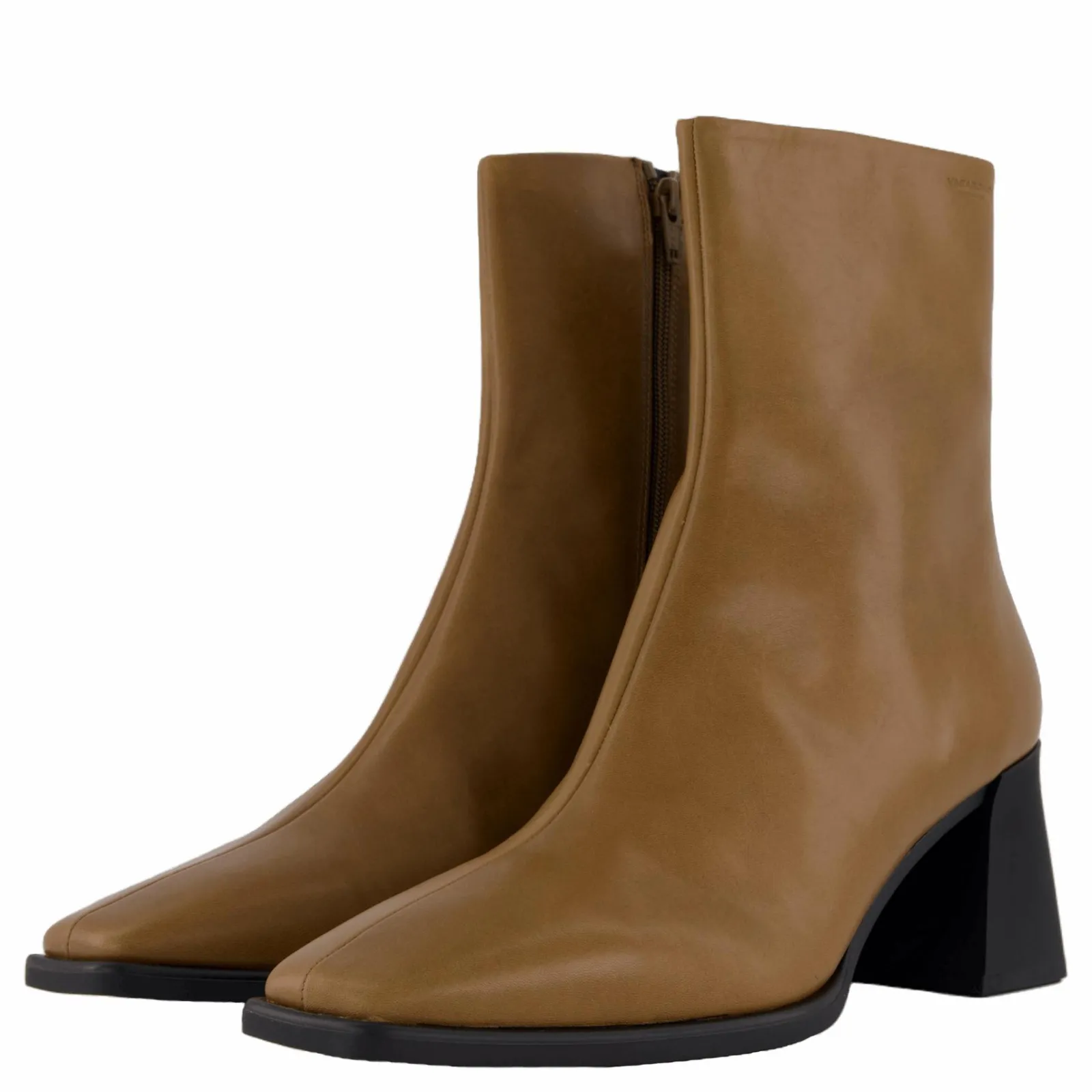 Vagabond Hedda Sepia