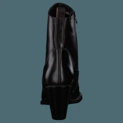 Nude of Scandinavia Kim Tequila / T.moro