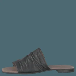 Ten Points Madeleine Black