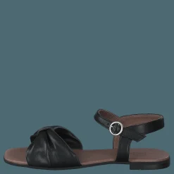 Ten Points Madeleine Black