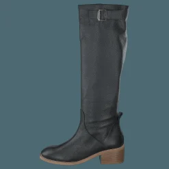 Nude of Scandinavia Sara Saratoga Nero