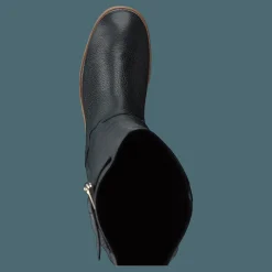 Nude of Scandinavia Sara Saratoga Nero