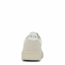 Veja V-10 White Natural Pierre